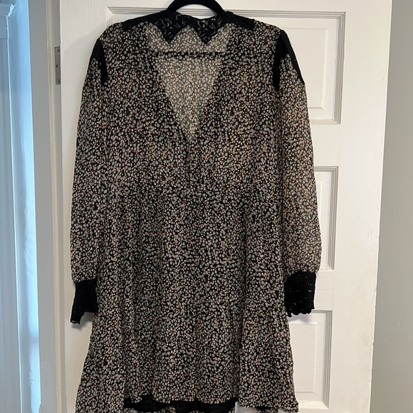 Never worn Topshop long sleeve Midi Lace Trim Ditsy Faux Floral Dress. Size 12. - Picture 7 of 11